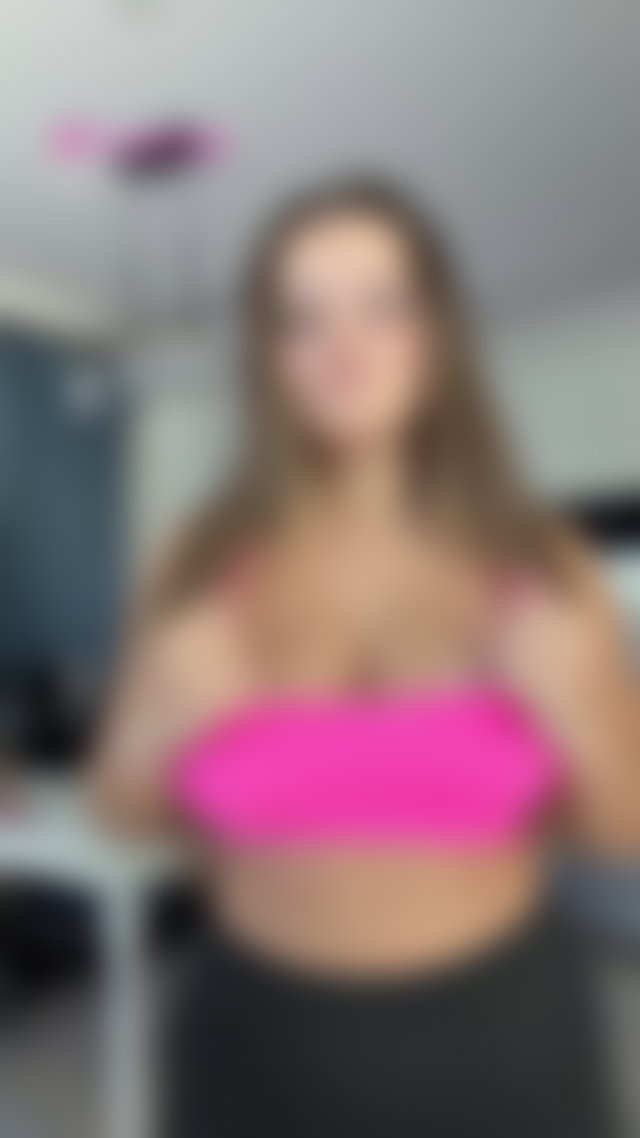 Big tits spill out as she tugs her top down. #bigtits TikTok Porn
