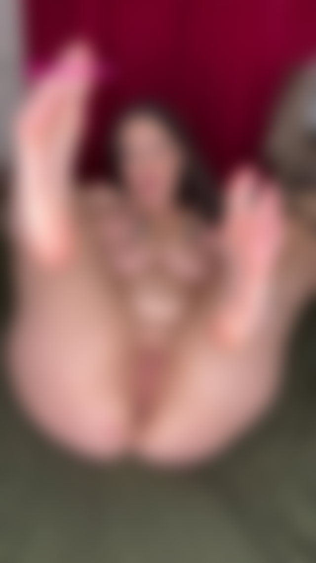 Witness these big tits and nipples in their natural state: wet, warm, and ready. All on OF. 💋 #chubby #asshole #bbw #pawg #pussy TikTok Porn