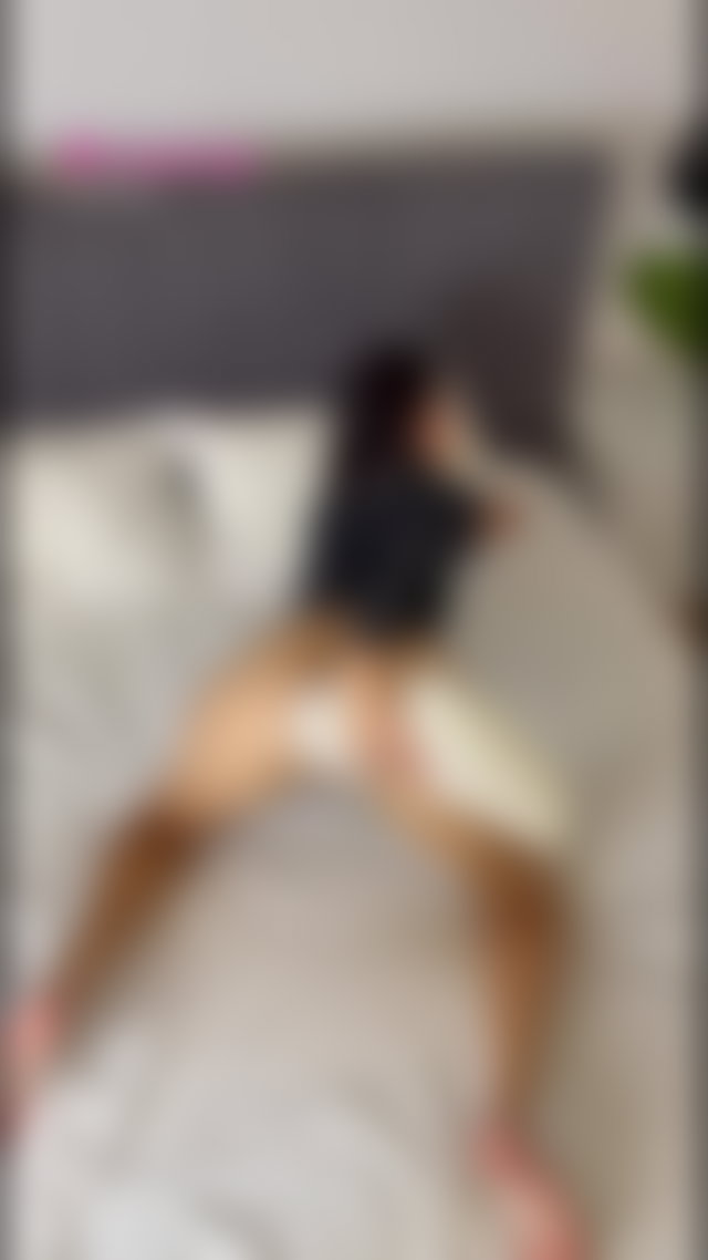 Plug reveal on my OnlyFans now 🔥 #analplug #slimthick #feet #wetpussy #asshole TikTok Porn