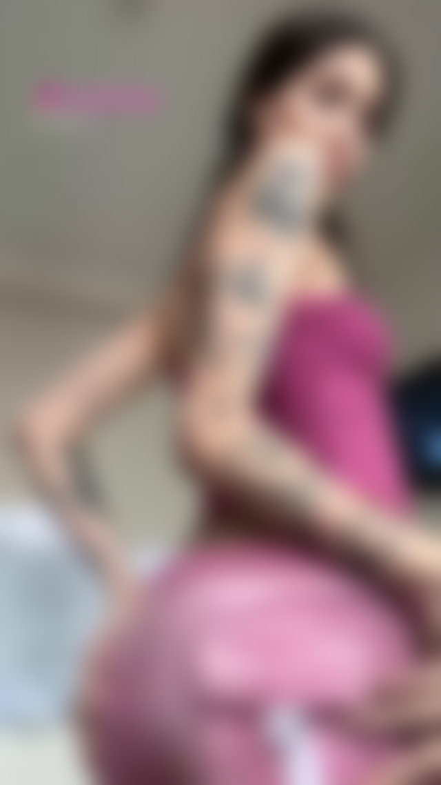 Tattooed woman bends over showing wet slit TikTok Porn