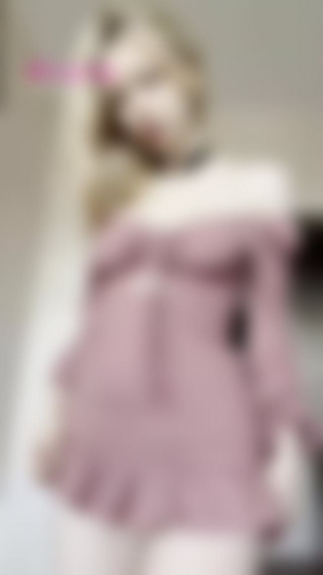 Thick thighs squeeze as she leans back 🥰 #fyp #european #tiktokporn TikTok Porn