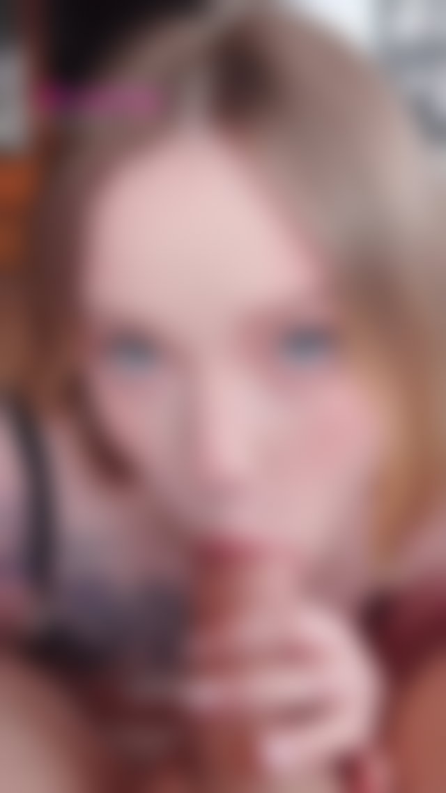 See hot exclusive 18+ content rn ❤️ Link in bio #blowjob #eyecontact #brunette TikTok Porn