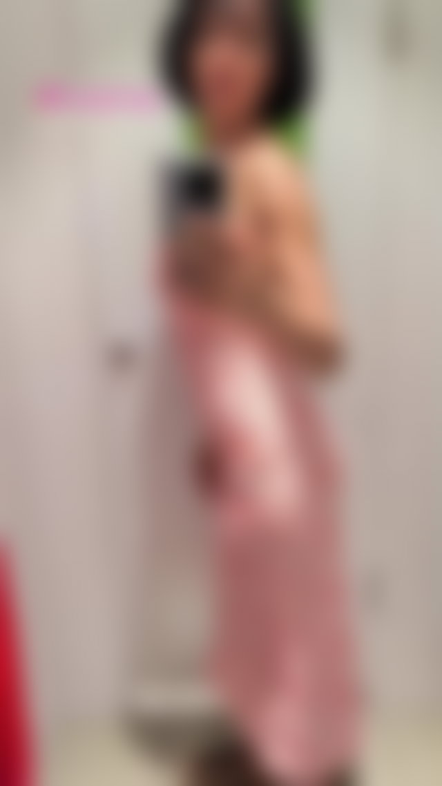 Mommy lifts her leg just for you, baby 💕 #milf #mature TikTok Porn