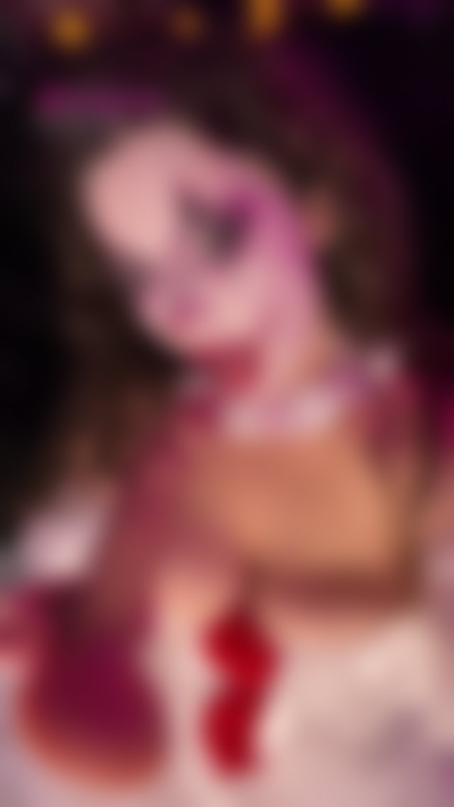 Want the full video of this clown girl getting even messier? Sub OF #halloween #dildo TikTok Porn