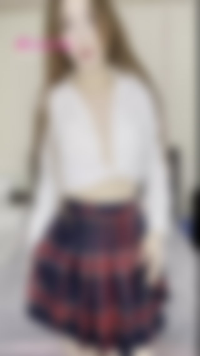 Are you alone in the room? Sit back and relax, and I'll dance for you🥰#naturalblonde #bigbooty #curvyblonde TikTok Porn