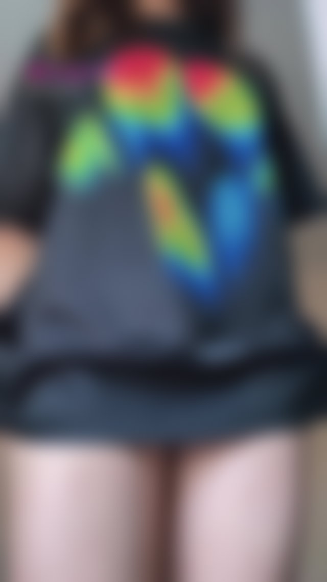 Would you mind if I wore only a T-shirt around your house?👉👈 #flashing #pussy #cute #teen #petite TikTok Porn