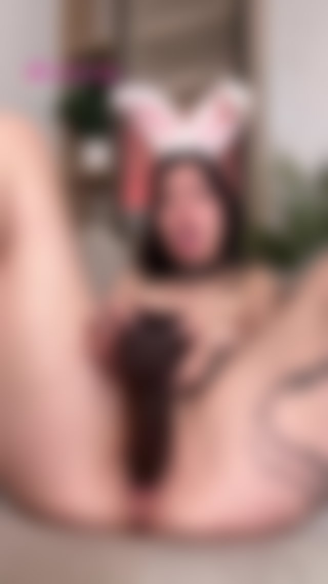 Rubbed this big toy all over my pussy because i was so bored and horny. Sub OF #masturbation #dildo #hairy #pussy TikTok Porn