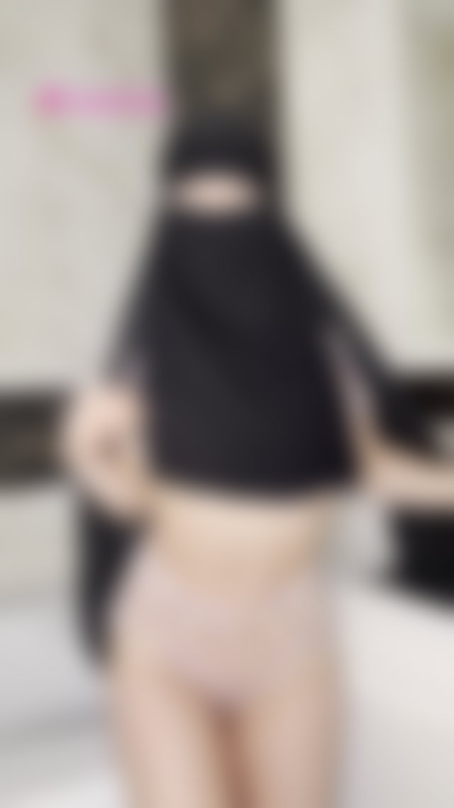 I’ve got a surprise that’ll make you cum 💦 OnlyFans 🎁 #hijab #hijabigirl #sologirl #onlyfansleak TikTok Porn