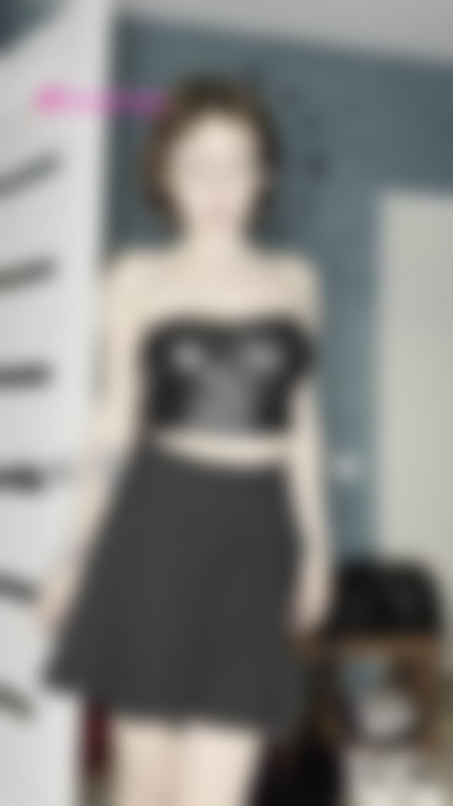 A peek beneath my skirt… she’s not shy today 💦 #naughty #teen TikTok Porn