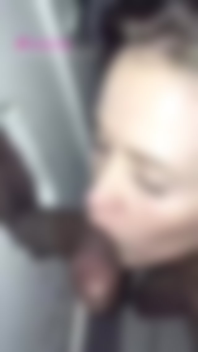 İzmirden iki erkeğiz tosta hatun arıyoruz #blowjob #gloryhole TikTok Porn