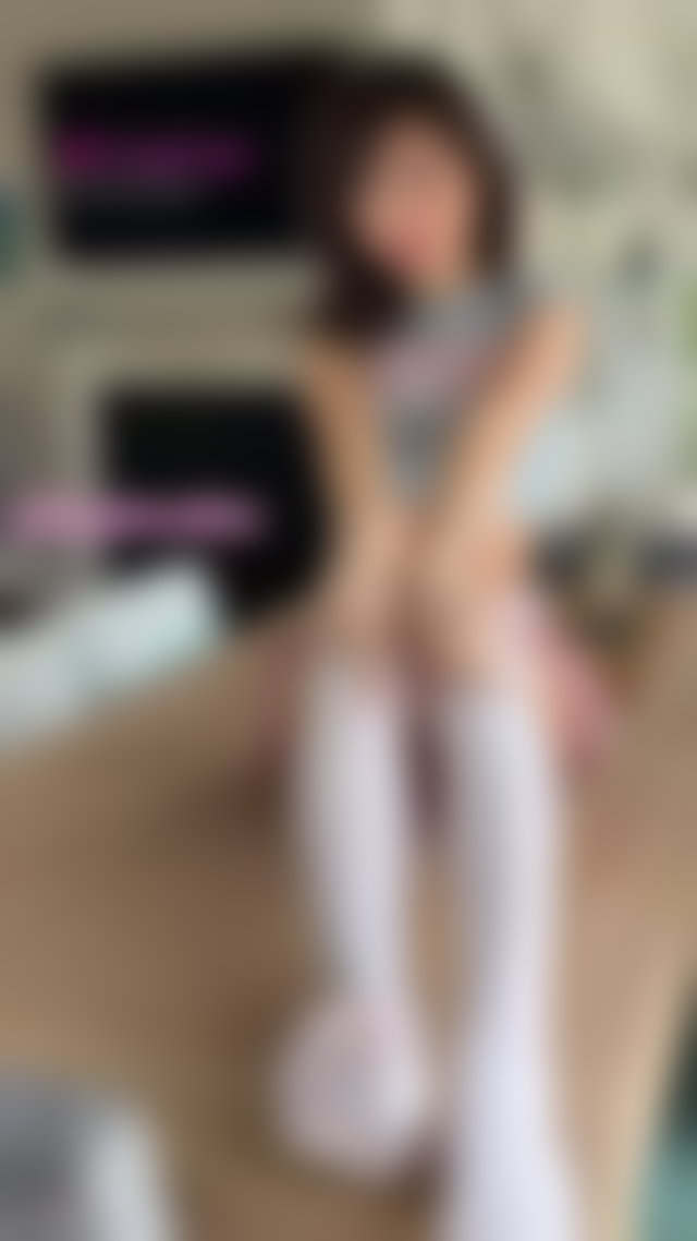 Don't blink so you can see it clearly! 😉 #flashing #collegeslut #skirts #asian TikTok Porn
