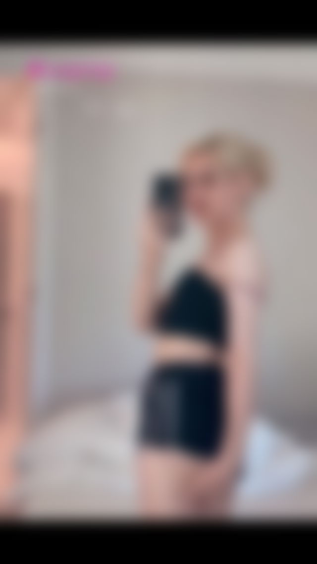 I guess it wasn’t a banana in my pocket! 😈😈 #femboy #blonde #trans #shemale TikTok Porn