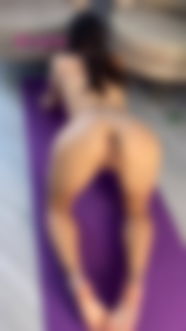A girl does yoga naked to learn more sex positions. Subscribe to OF💖 #yoganude #yogashorts #naked TikTok Porn