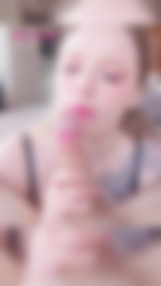 There is much more on my Fansly 🔥 Link in bio #nsfw #petite #blowjob TikTok Porn