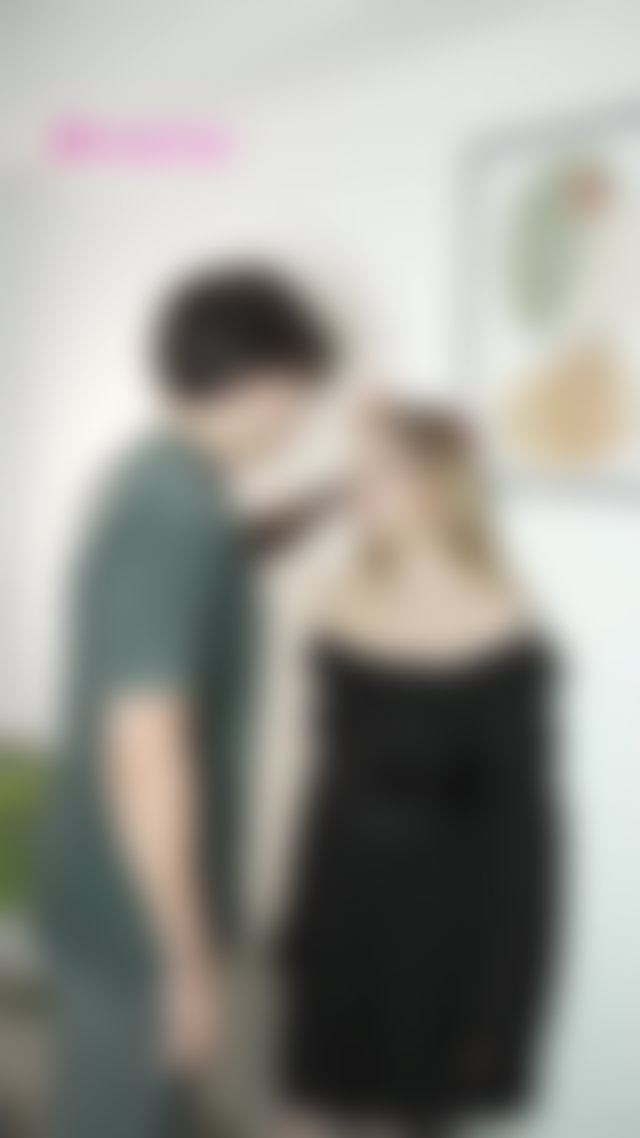if anyone’s gonna kiss my bestie... it’s gonna be me 😳💋 — chat with me on OF 🔗 #tiktoknsfw #kissing TikTok Porn