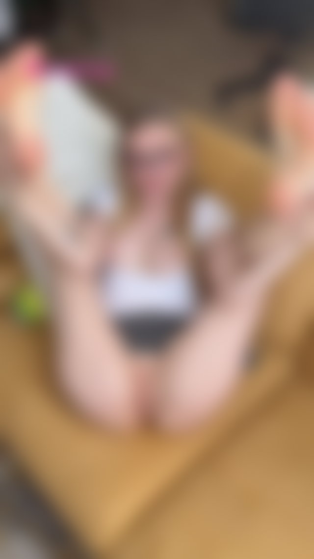 Want to spend your day inside?😜 #pussy #plastt #legsup TikTok Porn