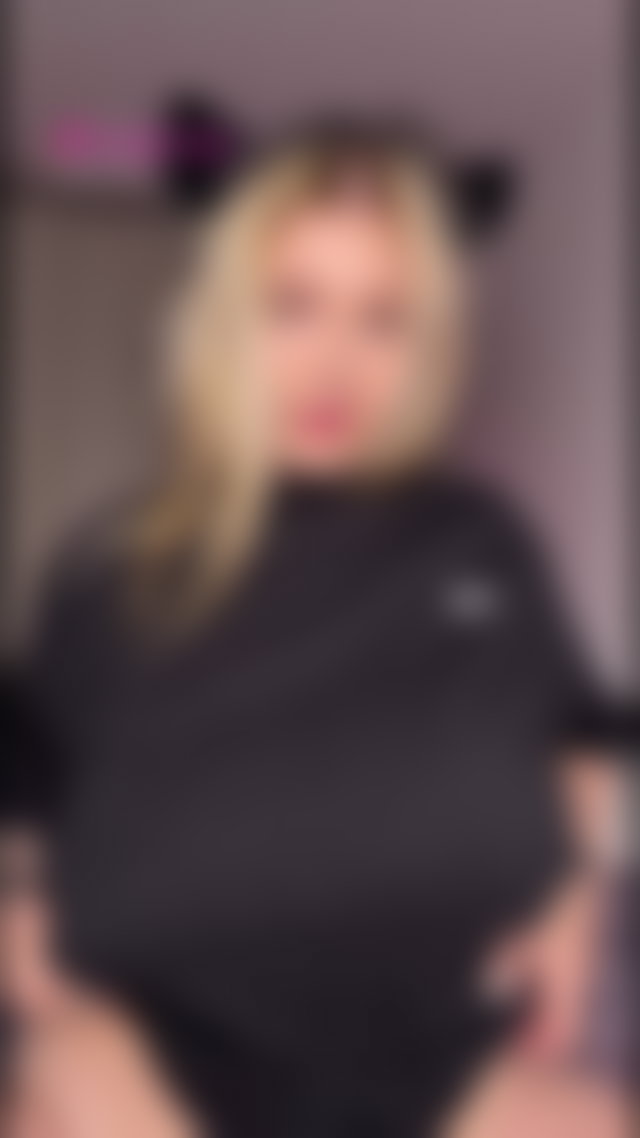 This kitty was to bored and decided to show off her big boobs #solo #chubby #bigtits #bigboobs #kitty TikTok Porn